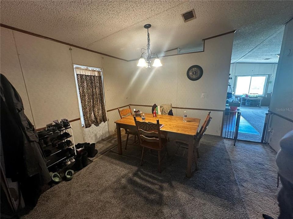 Active With Contract: $299,000 (3 beds, 2 baths, 1620 Square Feet)