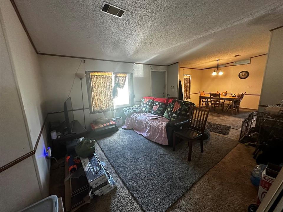 Active With Contract: $299,000 (3 beds, 2 baths, 1620 Square Feet)