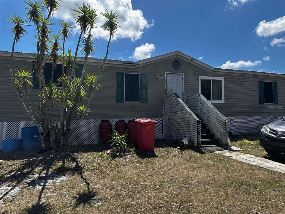 Active With Contract: $299,000 (3 beds, 2 baths, 1620 Square Feet)