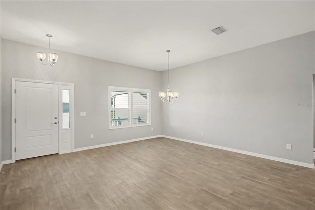 For Sale: $359,900 (3 beds, 2 baths, 1758 Square Feet)