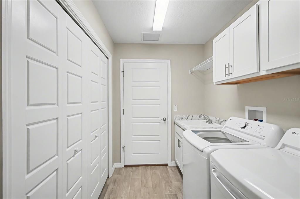 For Sale: $359,900 (3 beds, 2 baths, 1758 Square Feet)