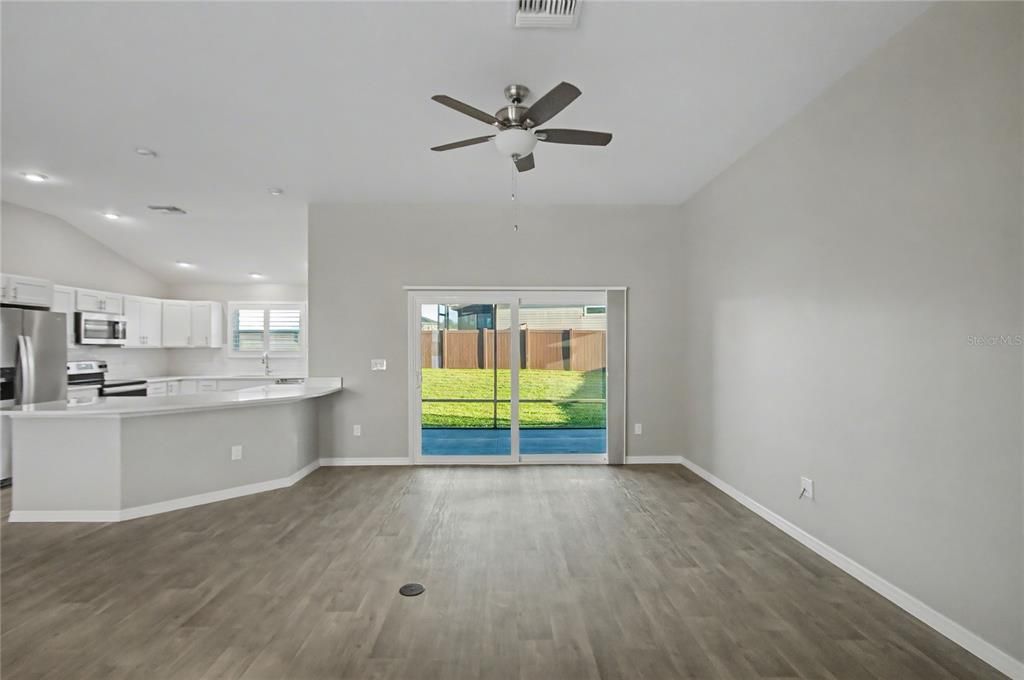 For Sale: $359,900 (3 beds, 2 baths, 1758 Square Feet)