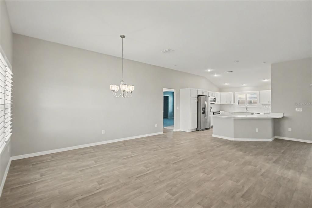 For Sale: $359,900 (3 beds, 2 baths, 1758 Square Feet)