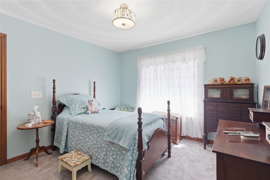 Activo con contrato: $564,999 (4 camas, 2 baños, 2294 Pies cuadrados)