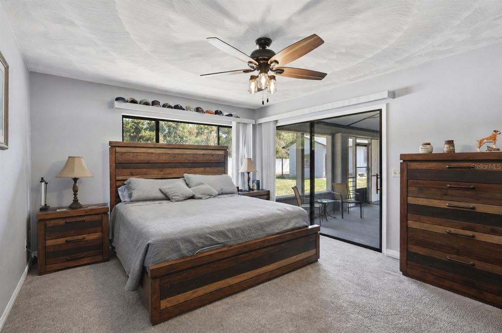Activo con contrato: $564,999 (4 camas, 2 baños, 2294 Pies cuadrados)