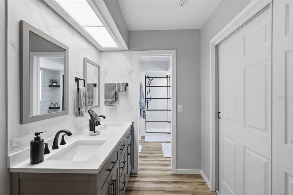 Activo con contrato: $564,999 (4 camas, 2 baños, 2294 Pies cuadrados)