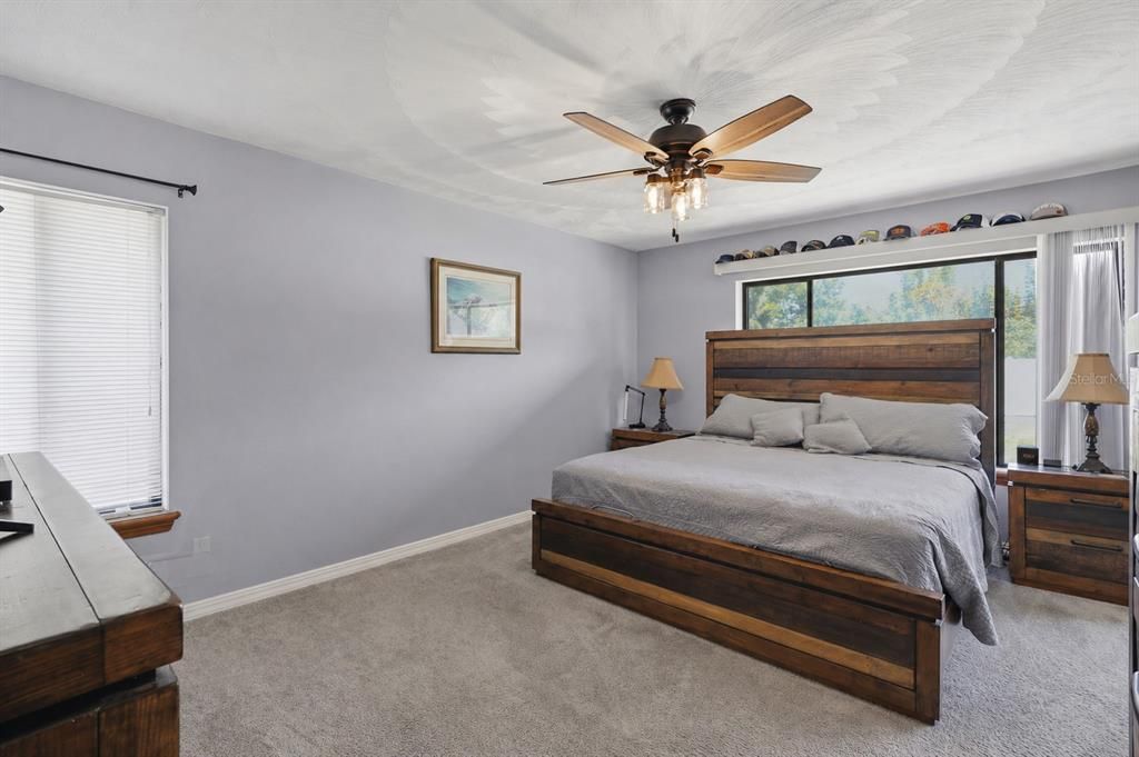Activo con contrato: $564,999 (4 camas, 2 baños, 2294 Pies cuadrados)