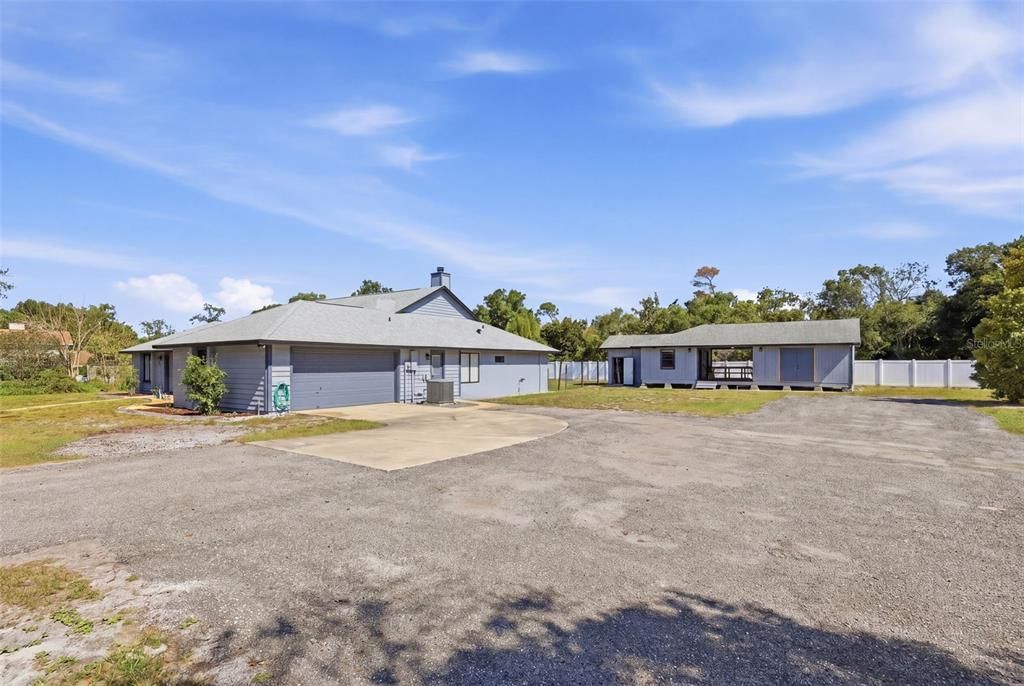 Activo con contrato: $564,999 (4 camas, 2 baños, 2294 Pies cuadrados)