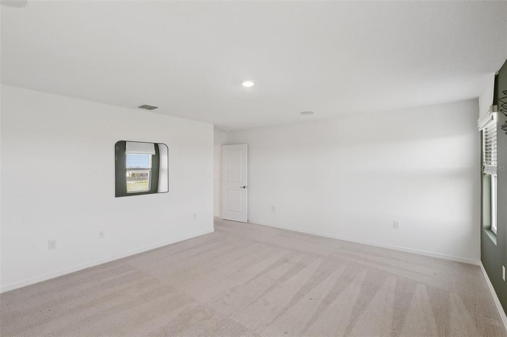 For Rent: $2,700 (4 beds, 2 baths, 2840 Square Feet)