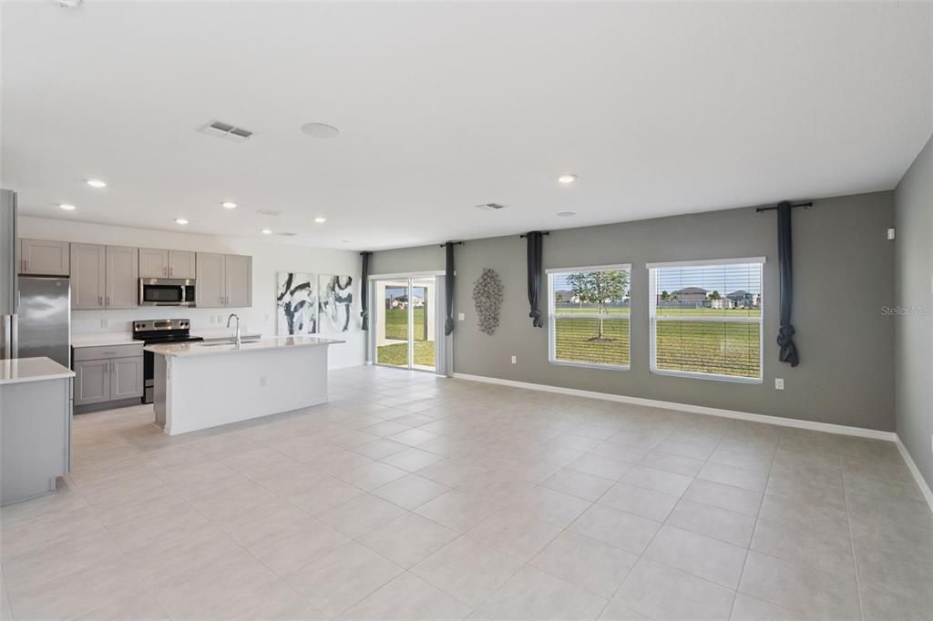 For Rent: $2,700 (4 beds, 2 baths, 2840 Square Feet)