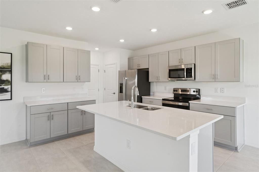 For Rent: $2,700 (4 beds, 2 baths, 2840 Square Feet)