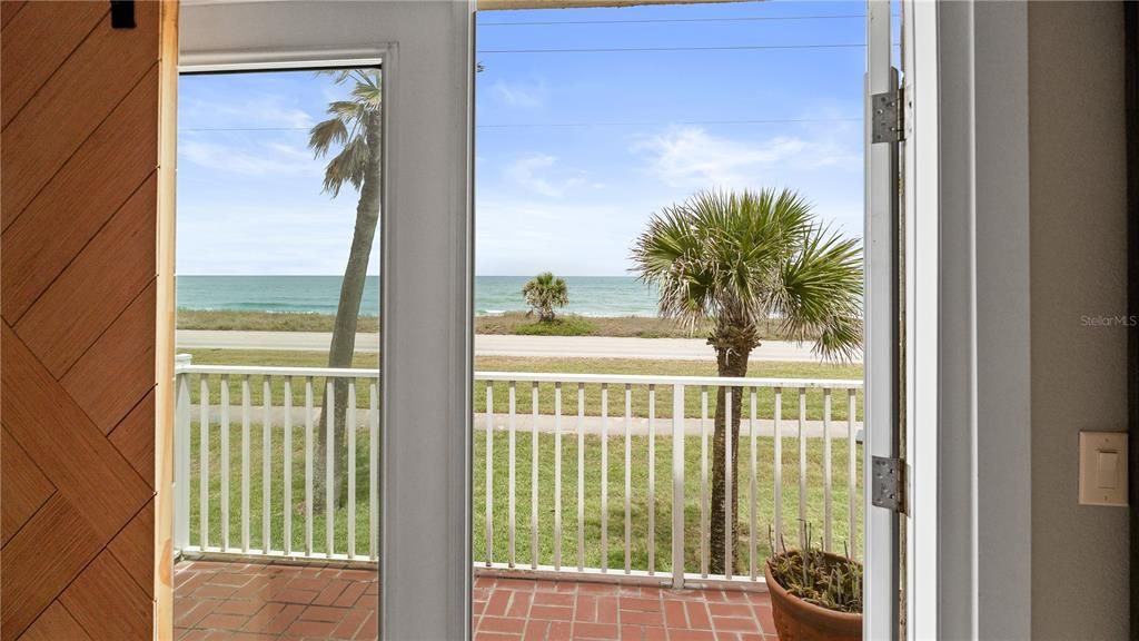 For Sale: $799,000 (3 beds, 3 baths, 1797 Square Feet)