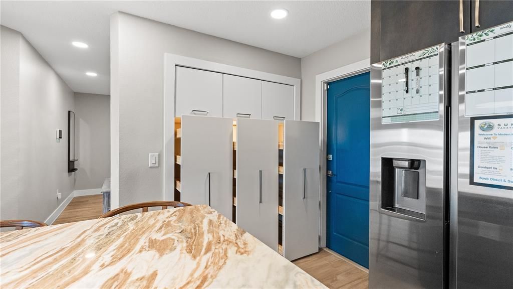 For Sale: $799,000 (3 beds, 3 baths, 1797 Square Feet)