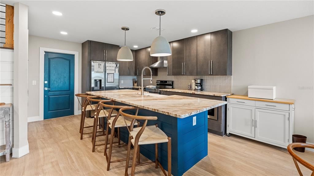 For Sale: $799,000 (3 beds, 3 baths, 1797 Square Feet)