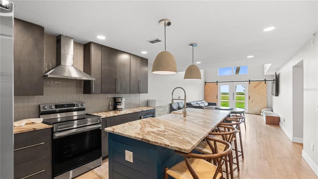 For Sale: $799,000 (3 beds, 3 baths, 1797 Square Feet)
