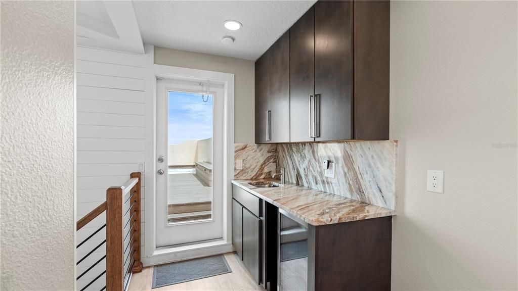 For Sale: $799,000 (3 beds, 3 baths, 1797 Square Feet)
