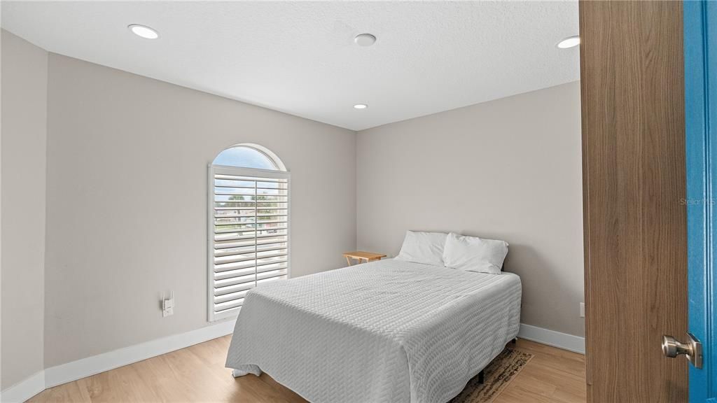 For Sale: $799,000 (3 beds, 3 baths, 1797 Square Feet)