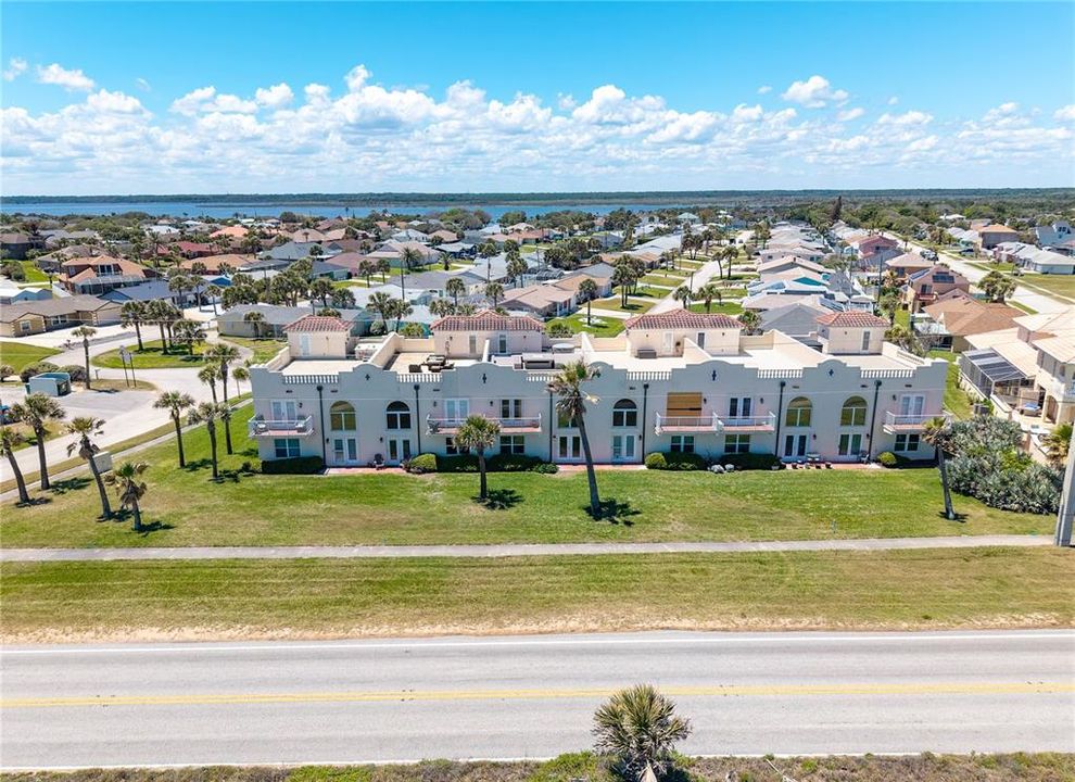 For Sale: $799,000 (3 beds, 3 baths, 1797 Square Feet)