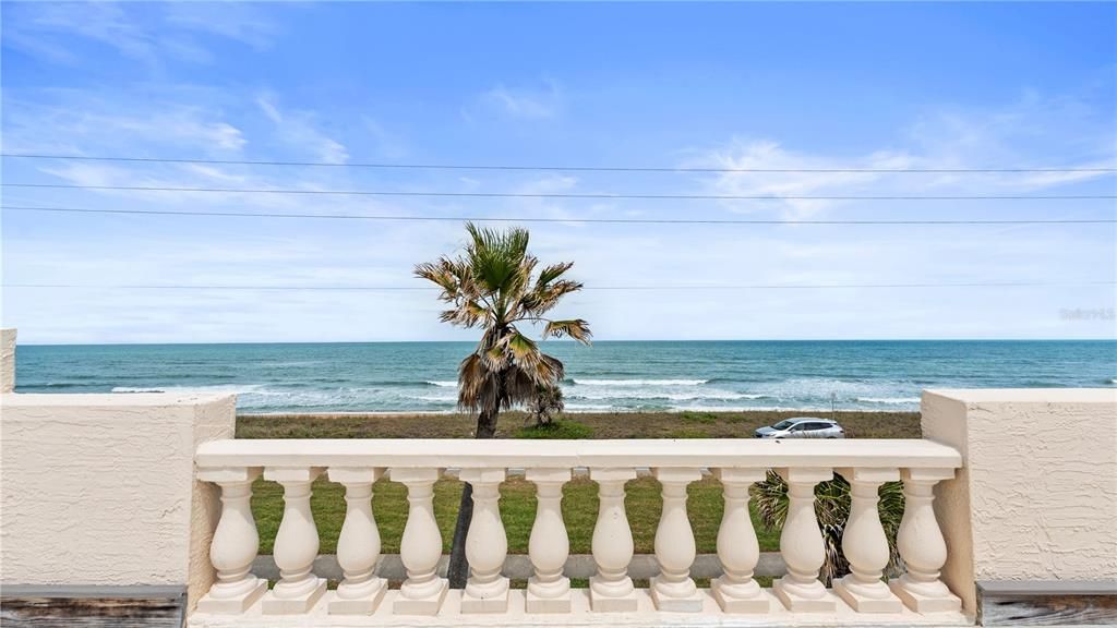 For Sale: $799,000 (3 beds, 3 baths, 1797 Square Feet)