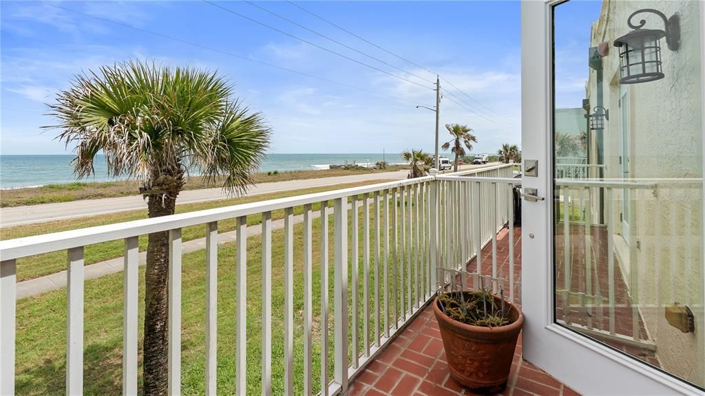 For Sale: $799,000 (3 beds, 3 baths, 1797 Square Feet)