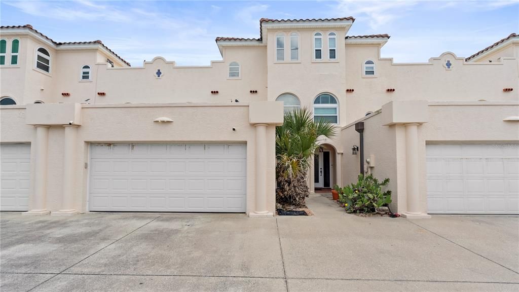 For Sale: $799,000 (3 beds, 3 baths, 1797 Square Feet)