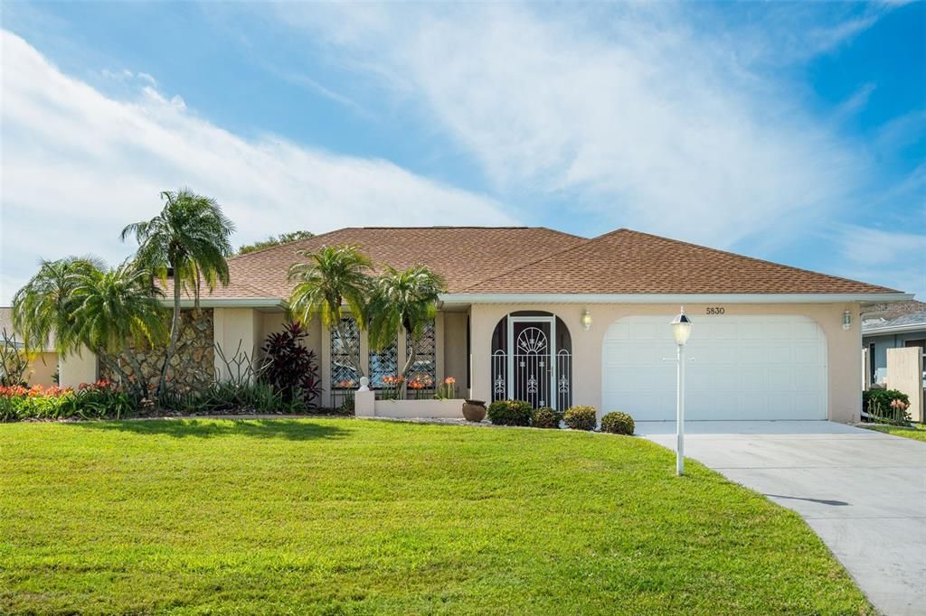 Recently Rented: $2,950 (3 beds, 2 baths, 1941 Square Feet)