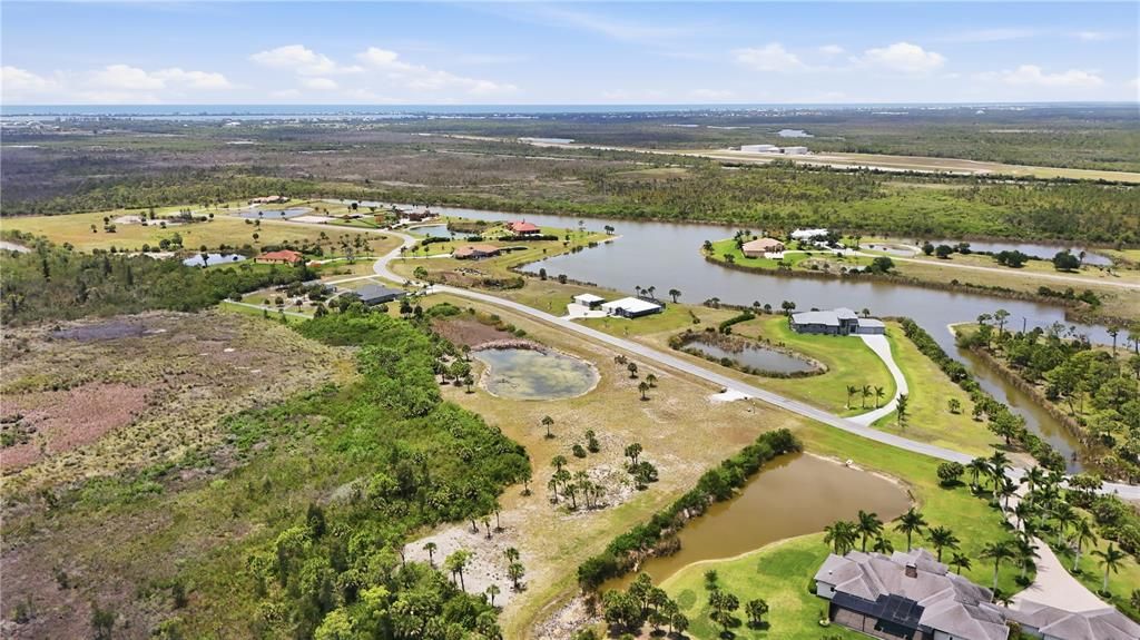 На продажу: $525,000 (4.79 acres)