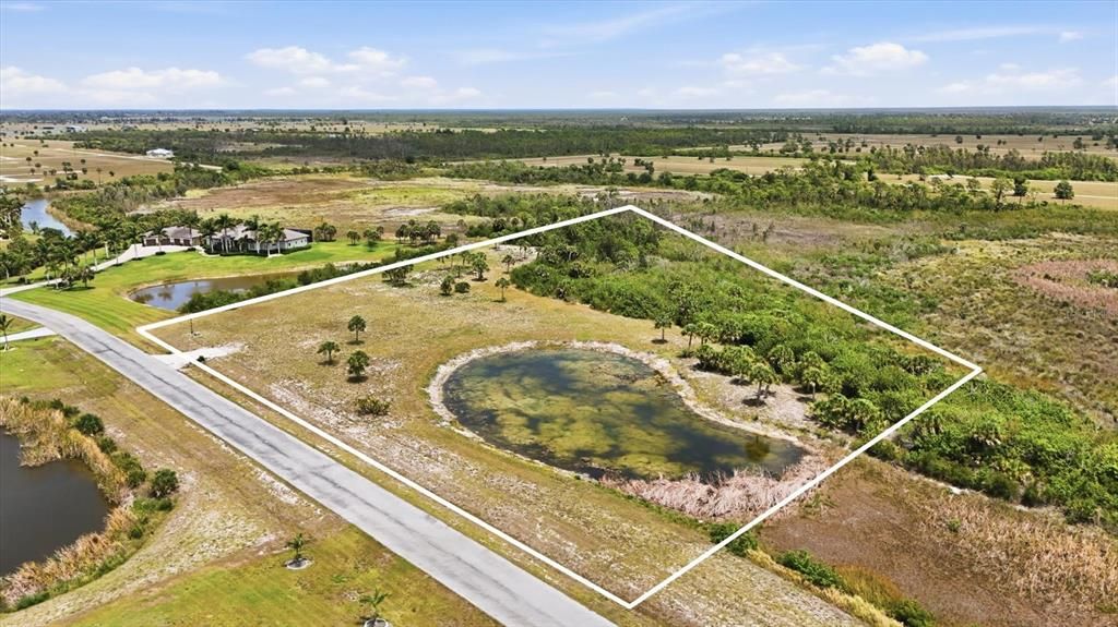 На продажу: $525,000 (4.79 acres)