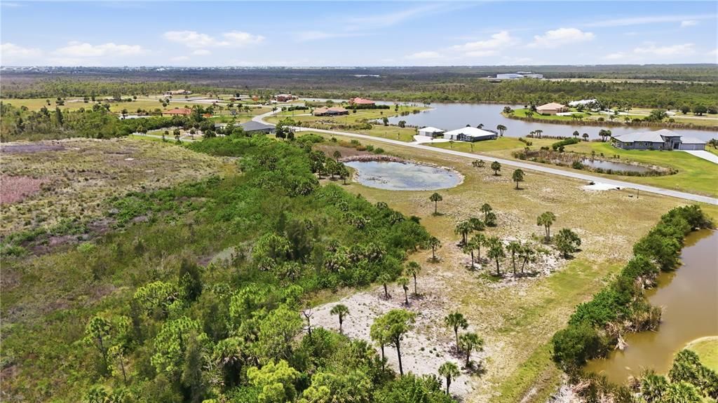 На продажу: $525,000 (4.79 acres)