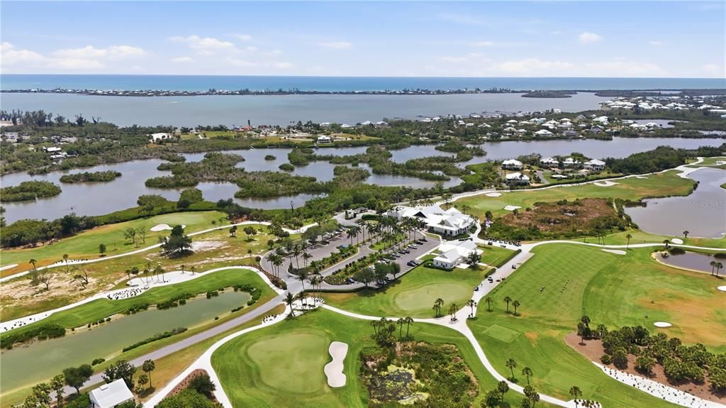 На продажу: $525,000 (4.79 acres)