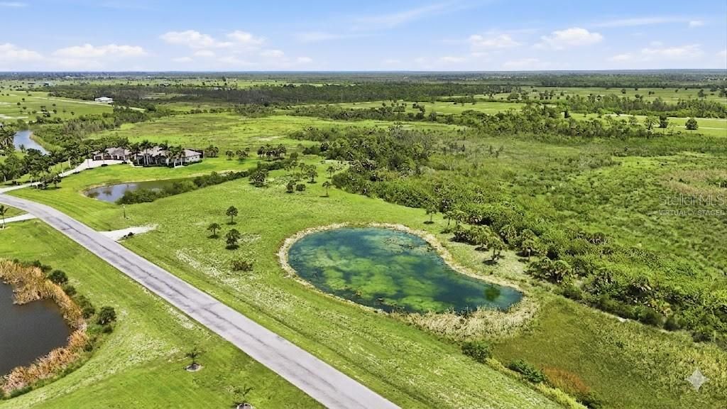На продажу: $525,000 (4.79 acres)