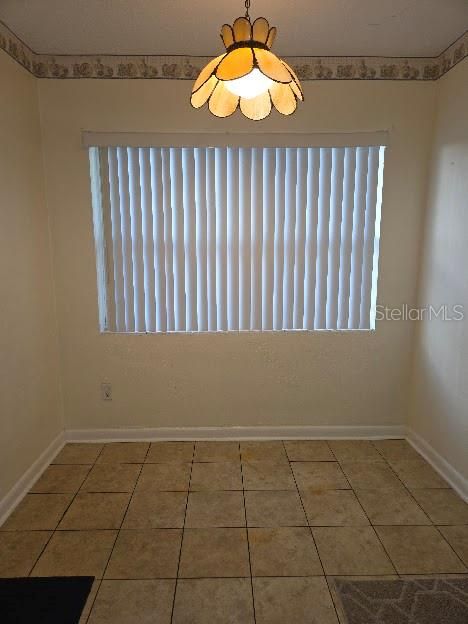 Activo con contrato: $360,000 (3 camas, 1 baños, 1384 Pies cuadrados)