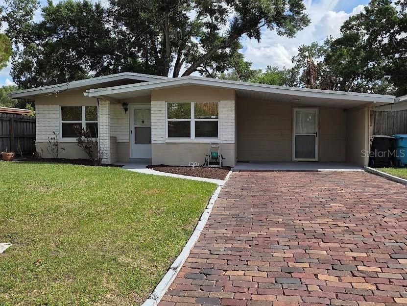 Activo con contrato: $360,000 (3 camas, 1 baños, 1384 Pies cuadrados)