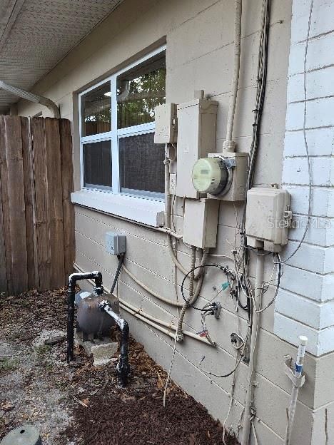 Activo con contrato: $360,000 (3 camas, 1 baños, 1384 Pies cuadrados)