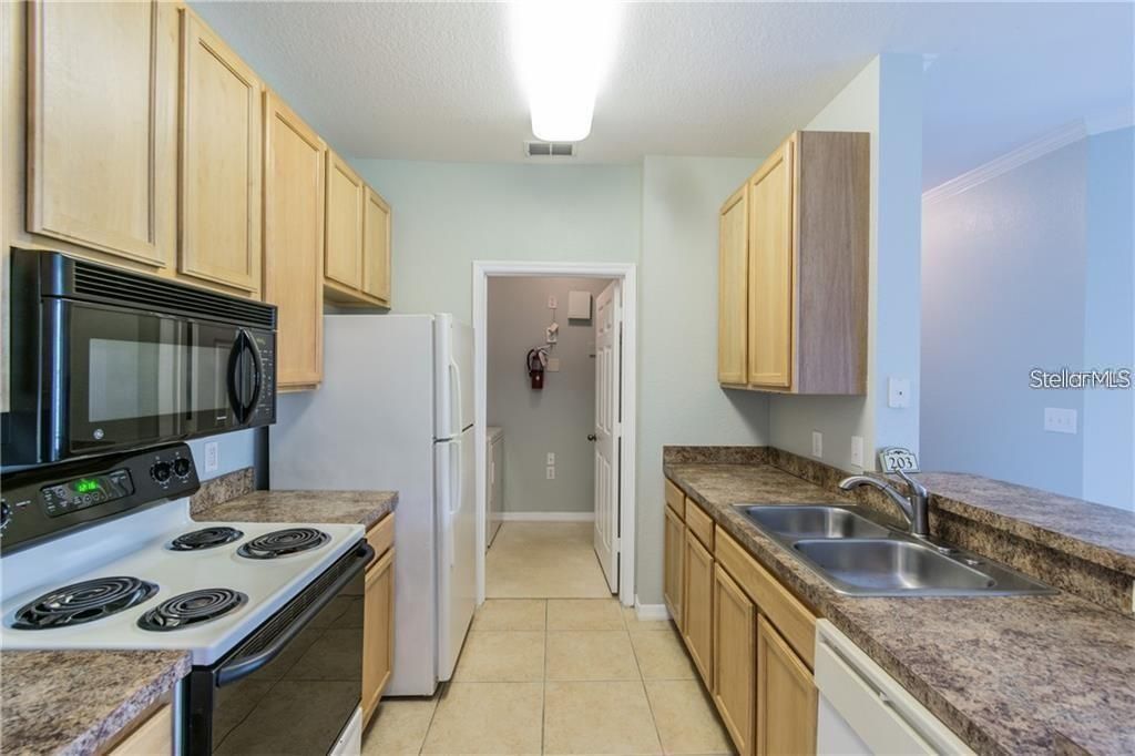 В аренду: $1,595 (2 спален, 2 ванн, 1045 Квадратных фут)
