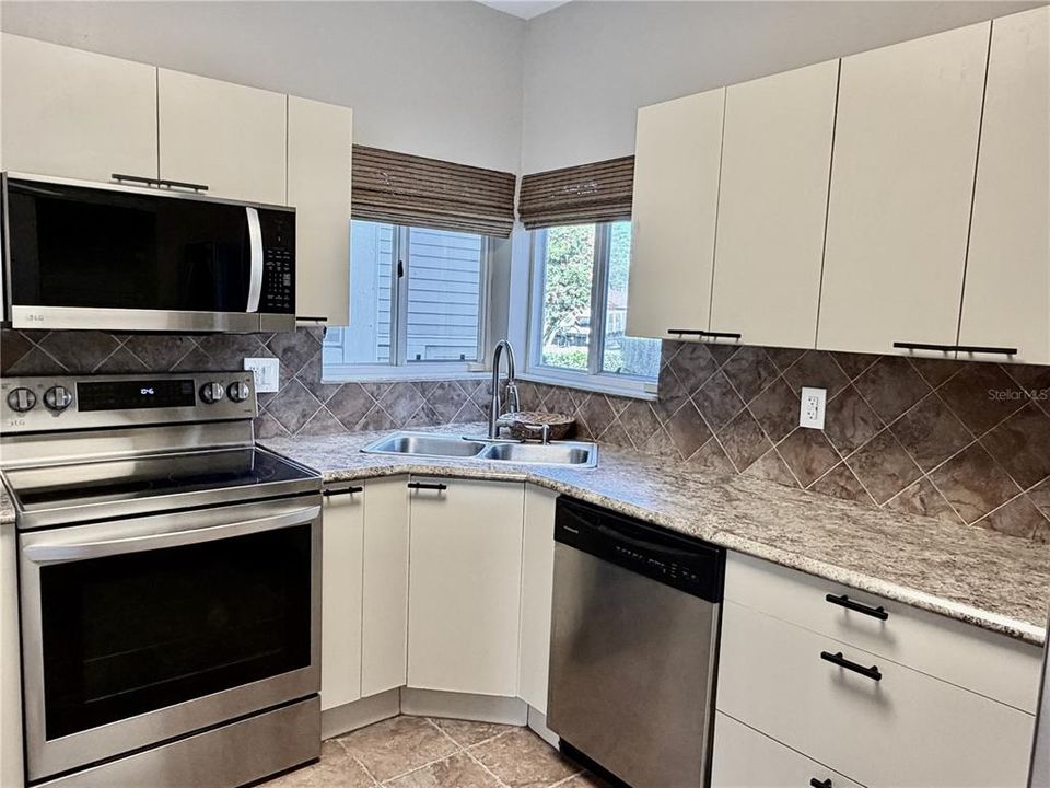 En Venta: $264,900 (2 camas, 2 baños, 1300 Pies cuadrados)