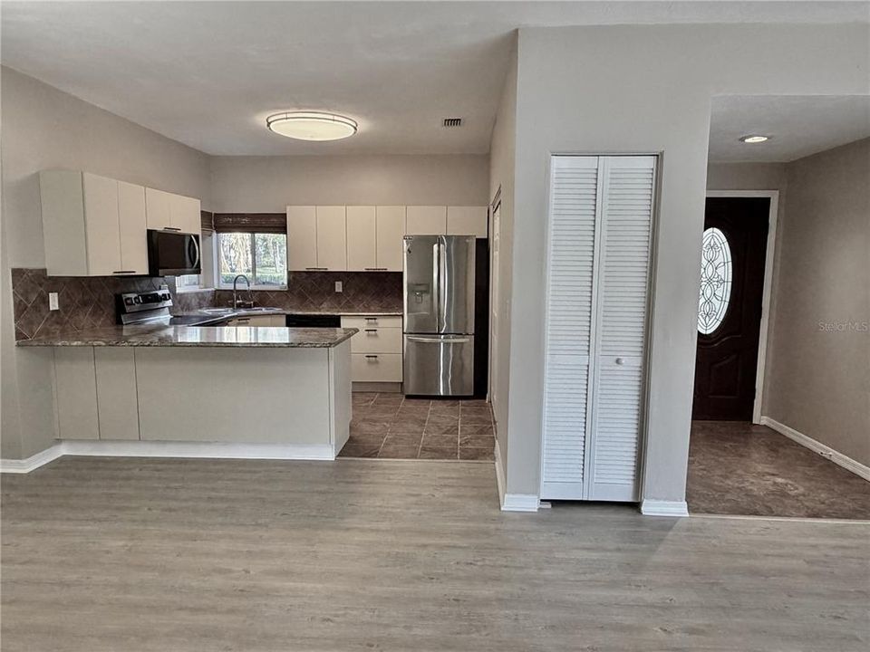 En Venta: $264,900 (2 camas, 2 baños, 1300 Pies cuadrados)