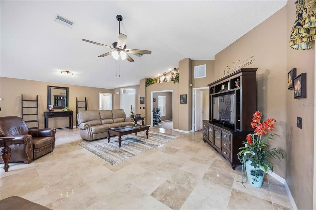 For Sale: $365,000 (3 beds, 2 baths, 1488 Square Feet)