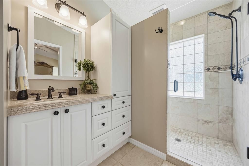 For Sale: $365,000 (3 beds, 2 baths, 1488 Square Feet)