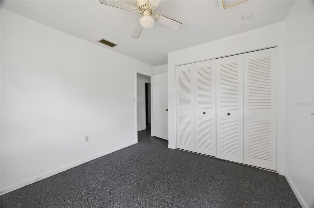 Active With Contract: $1,299 (3 beds, 2 baths, 1080 Square Feet)