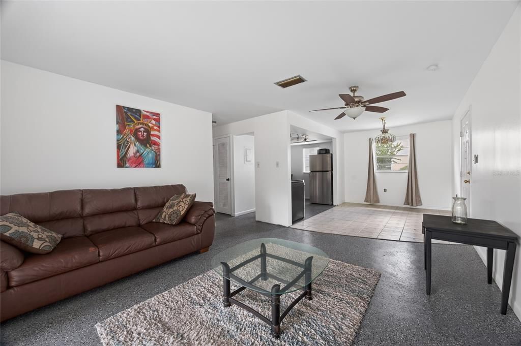 Active With Contract: $1,299 (3 beds, 2 baths, 1080 Square Feet)