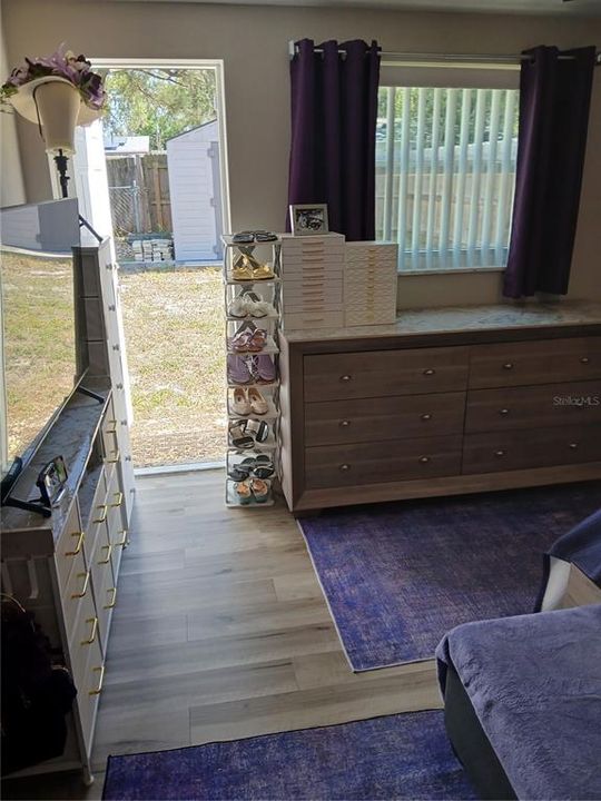 Под контрактом: $229,900 (3 спален, 2 ванн, 1324 Квадратных фут)