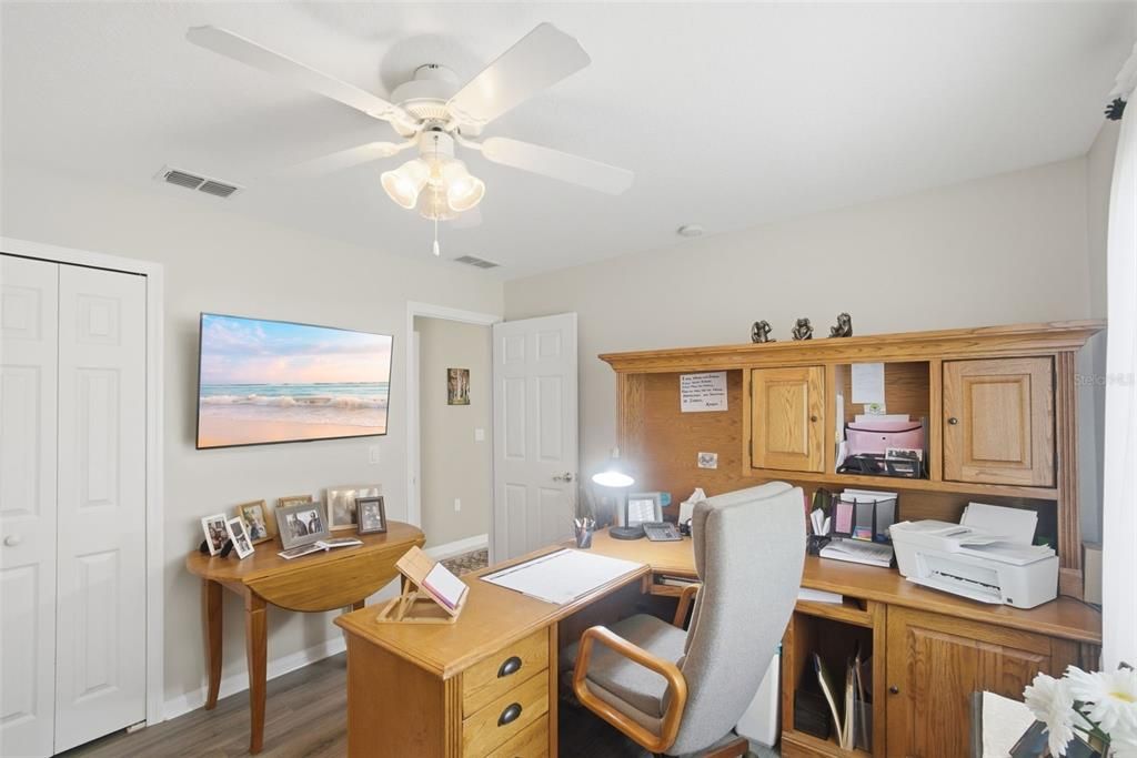 Activo con contrato: $555,000 (4 camas, 3 baños, 2487 Pies cuadrados)
