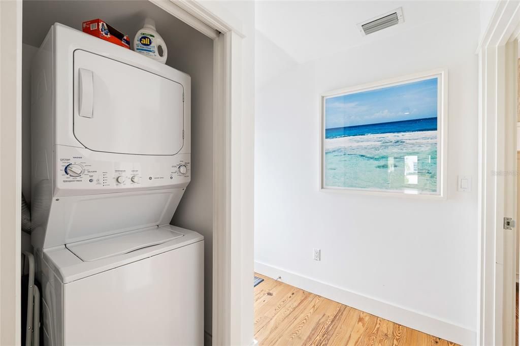 For Sale: $3,295,000 (2 beds, 2 baths, 1080 Square Feet)