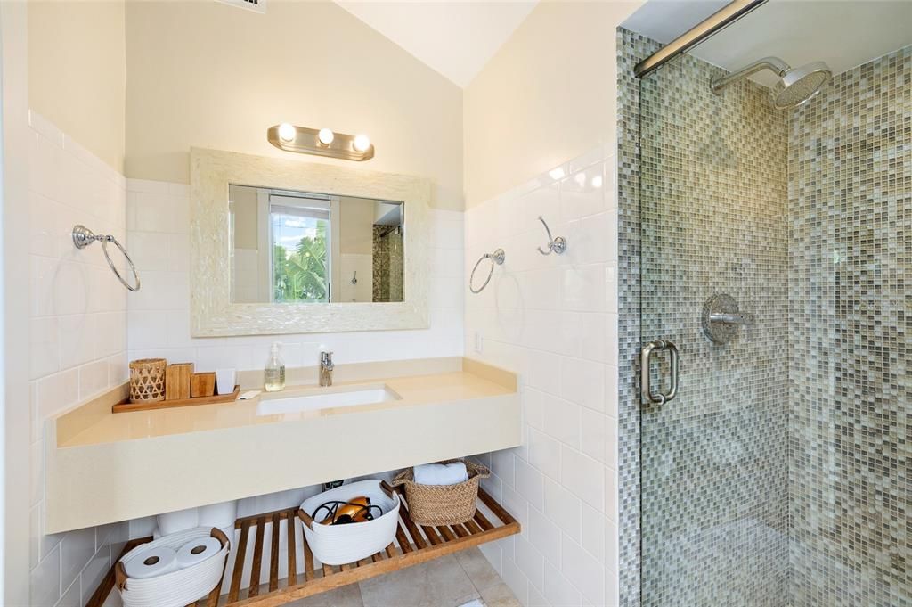 For Sale: $3,295,000 (2 beds, 2 baths, 1080 Square Feet)