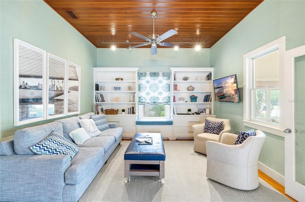 For Sale: $3,295,000 (2 beds, 2 baths, 1080 Square Feet)