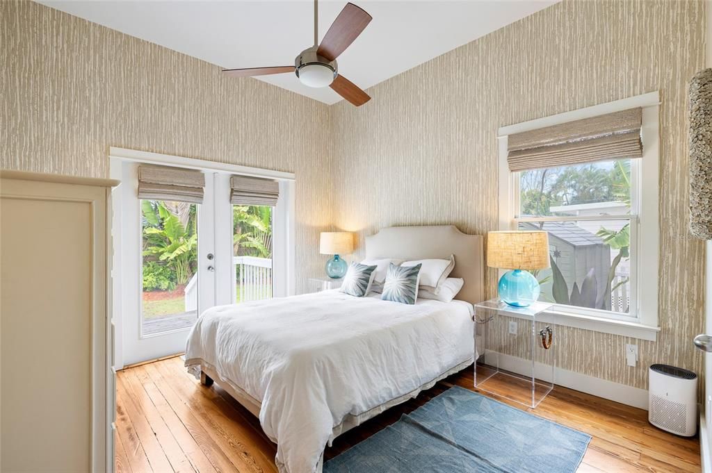 For Sale: $3,295,000 (2 beds, 2 baths, 1080 Square Feet)