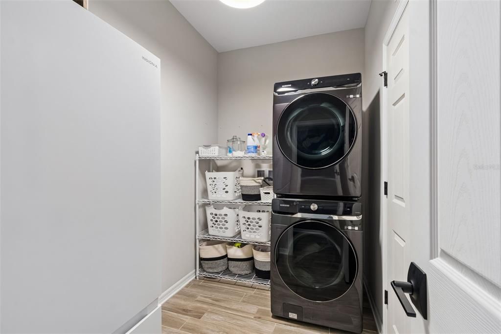 For Sale: $559,000 (4 beds, 3 baths, 2313 Square Feet)