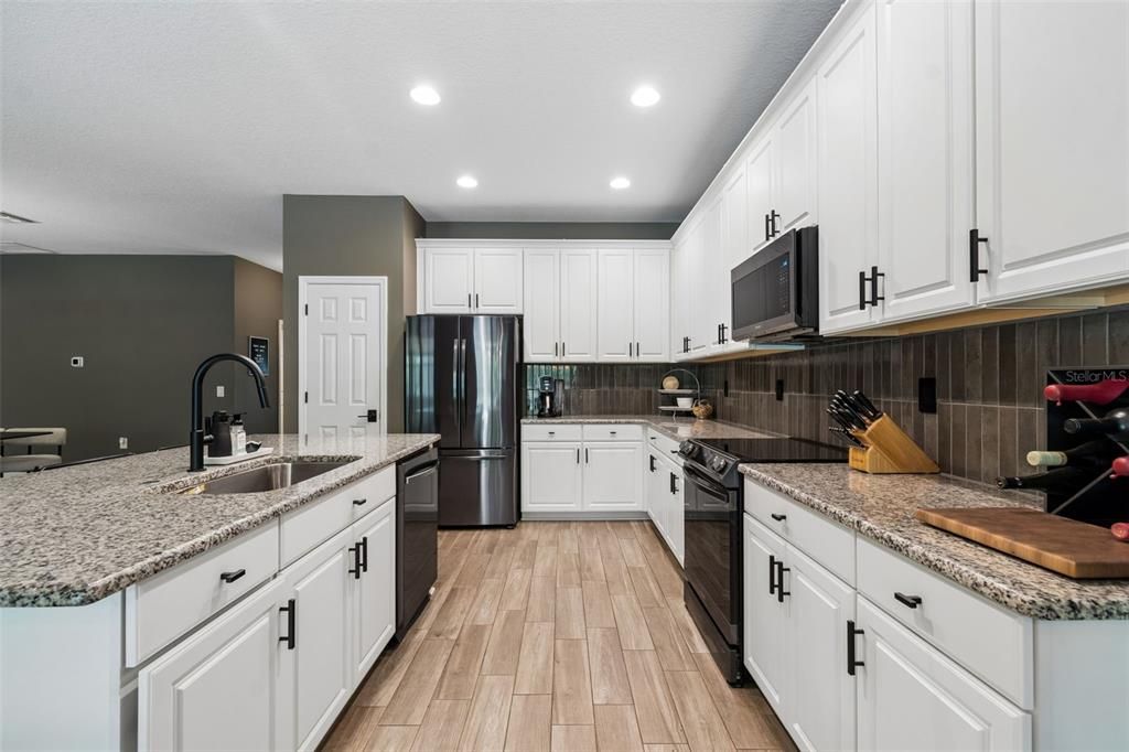 For Sale: $559,000 (4 beds, 3 baths, 2313 Square Feet)