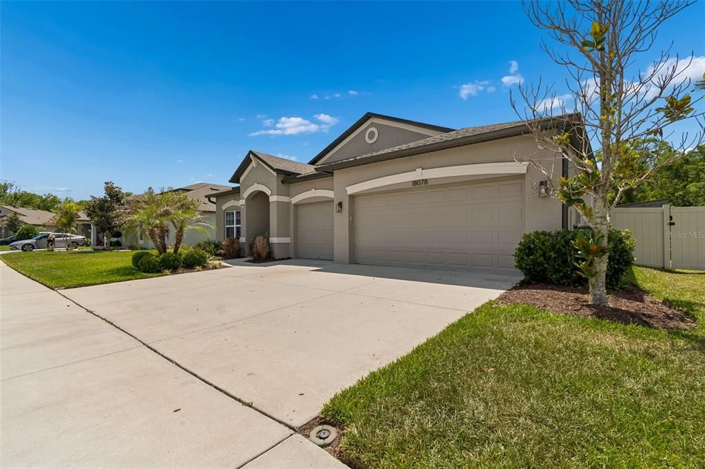 For Sale: $559,000 (4 beds, 3 baths, 2313 Square Feet)